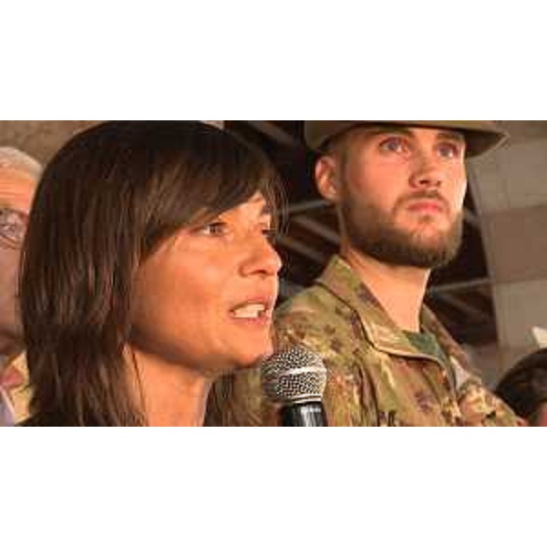 Debora Serracchiani (Presidente Regione Friuli Venezia Giulia) e Mattia Popesso (Primo caporal maggiore Brigata Alpina Julia) all'inaugurazione di "Friuli DOC" - Udine 07/09/2017