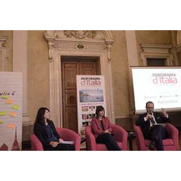 Debora Serracchiani (Presidente Regione Friuli Venezia Giulia) intervistata da Giorgio Mulè (Direttore Panorama) all'evento conclusivo del tour "Panorama d'Italia, tutto il meglio visto da vicino" - Trieste 09/09/2017