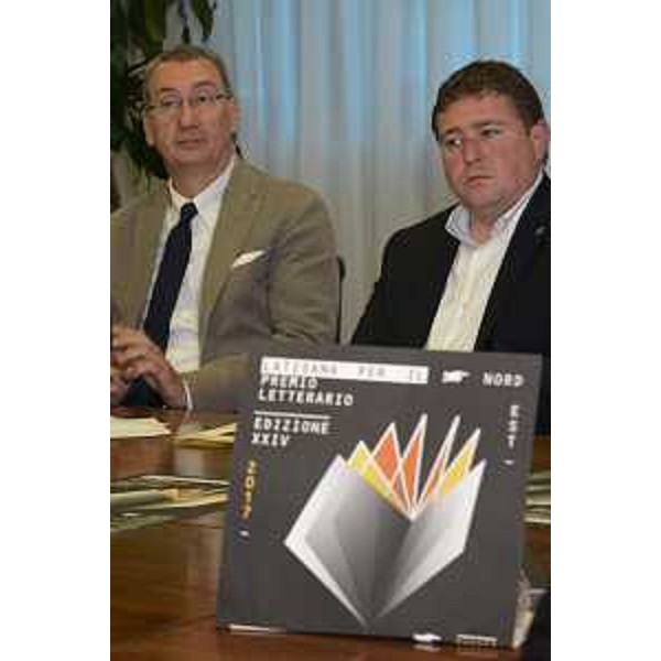 Sergio Bolzonello (Vicepresidente Regione FVG e assessore Attività produttive, Turismo e Cooperazione) e Daniele Galizio (Sindaco Latisana) alla presentazione del premio letterario "Latisana per il Nordest" - Udine - 11/09/2017