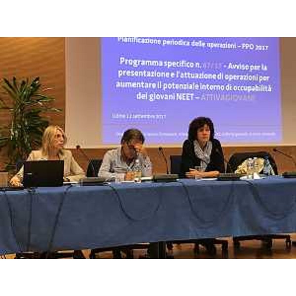 Loredana Panariti (Assessore regionale Lavoro, Formazione, Istruzione, Pari Opportunità, Politiche giovanili, Ricerca e Università) alla presentazione di "AttivaGiovani" - Udine 11/09/2017