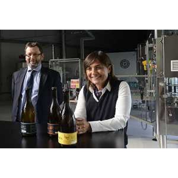 Debora Serracchiani (Presidente Regione Friuli Venezia Giulia) e Enio Agnola (Consigliere regionale FVG) visitano il birrificio Garlatti Costa - Forgaria nel Friuli 11/09/2017