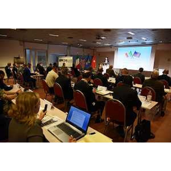 Mariagrazia Santoro (Assessore regionale Infrastrutture e Territorio) al seminario di aggiornamento per la gestione delle aree di addestramento sostenibili Usa-Italia - Udine 12/09/2017