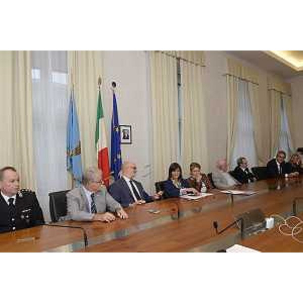 Debora Serracchiani (Presidente Regione Friuli Venezia Giulia) e Maria Sandra Telesca (Assessore regionale Salute, Integrazione socio-sanitaria, Politiche sociali e Famiglia) alla firma della "Carta di Trieste sulla non contenzione" - Trieste 12/09/2017