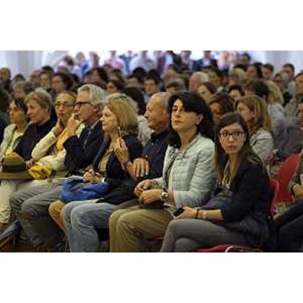 Mariagrazia Santoro (Assessore regionale Infrastrutture e Territorio) alla consegna del premio Dolomiti Unesco a Vandana Shiva (Scienziata ed economista indiana) a pordenonelegge - Pordenone 14/09/2017