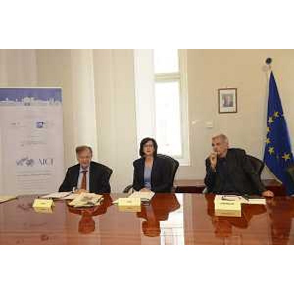 Valdo Spini (Presidente Associazione Istituzioni Cultura Italiane - AICI), Sara Vito (Assessore regionale Ambiente ed Energia) e Vincenzo Morreale (Segretario AICI) alla Conferenza nazionale dell'Associazione Istituzioni Cultura Italiane (AICI) - Trieste 21/09/2017