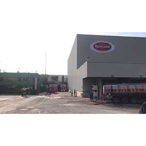 Lo stabilimento Roncadin interessato dall'incendio - Meduno 22/09/2017