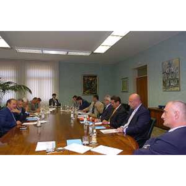 Riccardo Illy (Presidente Regione Friuli Venezia Giulia) e la giunta incontrano il sindaco di Udine (Udine, 18/07/05)