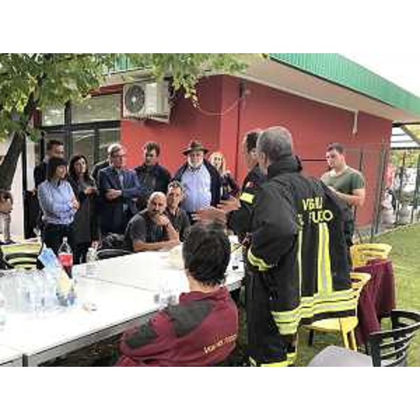 Debora Serracchiani (Presidente Regione Friuli Venezia Giulia) durante il sopralluogo presso lo stabilimento Roncadin interessato dall'incendio - Meduno 22/09/2017