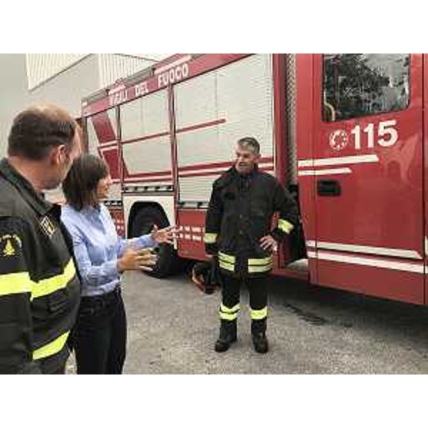 Debora Serracchiani (Presidente Regione Friuli Venezia Giulia) durante il sopralluogo presso lo stabilimento Roncadin interessato dall'incendio - Meduno 22/09/2017