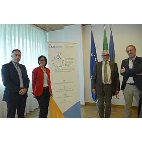Roberto De Marchi (Presidente APE), Sara Vito (Assessore regionale Ambiente ed Energia), Sebastiano Cacciaguerra (Direzione centrale Ambiente ed energia) e Matteo Mazzolini (Direttore APE) alla presentazione dello Sportello Energia FVG - Udine 27/09/2017