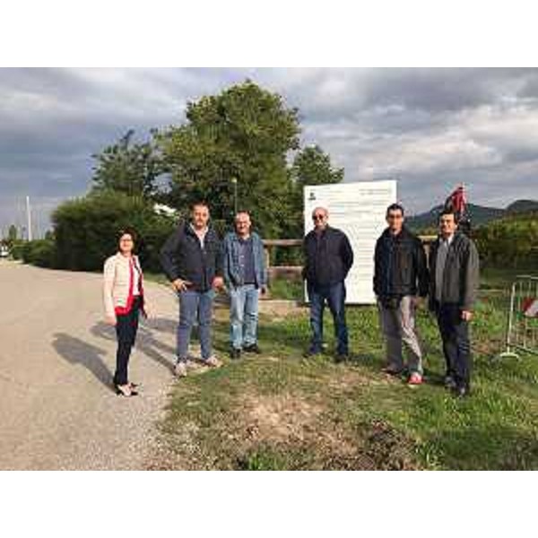 Sara Vito (Assessore regionale Ambiente ed Energia) durante il sopralluogo in un cantiere per la messa in sicurezza di un corso d'acqua - Cormons 27/09/2017