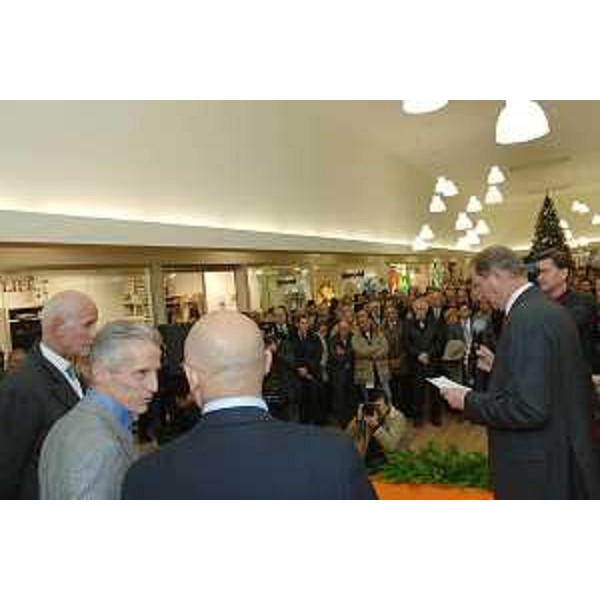 Riccardo Illy (Presidente Regione Friuli Venezia Giulia) inaugura il Centro Commerciale "Le Manifatture" di Gemona del Friuli. (Gemona del Friuli 14/11/07)