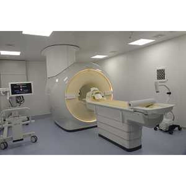 La risonanza magnetica installata nella Radiologia dell'ospedale di Cattinara - Trieste 29/09/2017