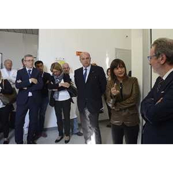 Adriano Marcolongo (Direttore centrale Salute Regione FVG), Maria Sandra Telesca (Assessore regionale Salute, Integrazione socio-sanitaria, Politiche sociali e Famiglia), Roberto Dipiazza (Sindaco Trieste), Debora Serracchiani (Presidente Regione Friuli Venezia Giulia) e Nicola Delli Quadri (Direttore generale Asuits) all'inaugurazione della nuova risonanza magnetica dell'ospedale di Cattinara - Trieste 29/09/2017
