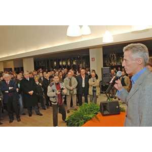 Riccardo Illy (Presidente Regione Friuli Venezia Giulia) inaugura il Centro Commerciale "Le Manifatture" di Gemona del Friuli. (Gemona del Friuli 14/11/07)