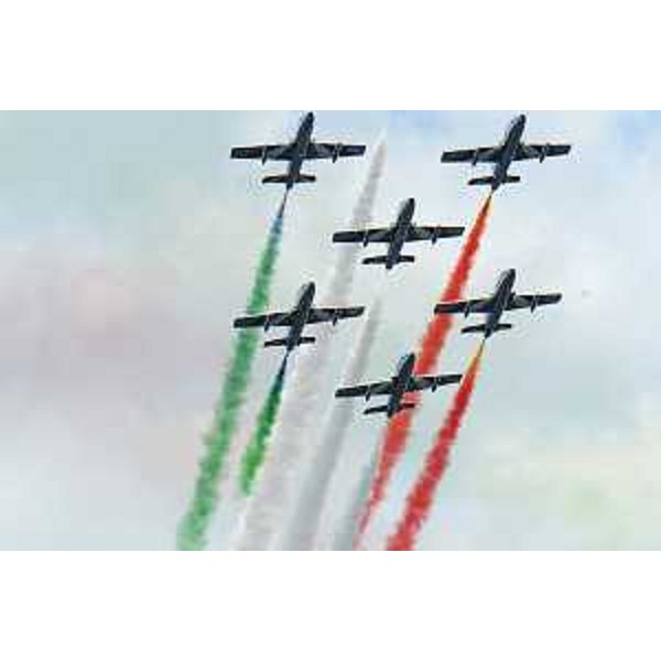 Le Frecce Tricolori sorvolano piazza Unità d'Italia all'apertura della regata velica Barcolana - Trieste 04/10/2017