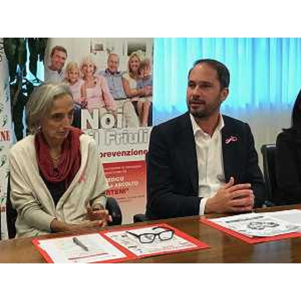 Cristiano Shaurli (Assessore regionale Risorse agricole e forestali) e Silvana Cremaschi (Consigliere regionale) alla presentazione delle iniziative organizzate dalla Lega italiana per la lotta contro i tumori (Lilt) e dall'Accademia italiana del Peperoncino - Udine 04/10/2017