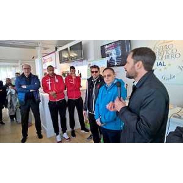 Cristiano Shaurli (Assessore regionale Risorse agricole e forestali) all'inaugurazione dello spazio Ersa alla Barcolana con una delegazione dell'Alma basket Trieste - Trieste 06/10/2017
