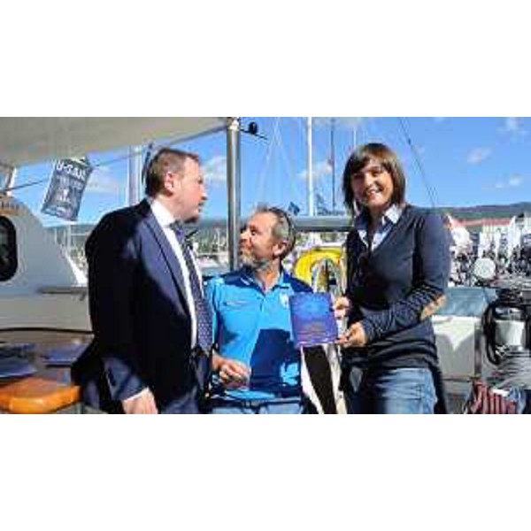 Debora Serracchiani (Presidente Regione Friuli Venezia Giulia) con Andrea Stella (Progettista catamarano) ed Enzo Zoccano (Presidente Consulta disabili) a bordo del catamarano Spirito di Stella - Trieste 07/10/2017