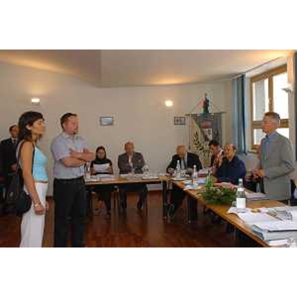 Riccardo Illy (Presidente Regione Friuli Venezia Giulia) e la giunta regionale per la situazione Hydraulic System (Grimacco, 15/07/05)