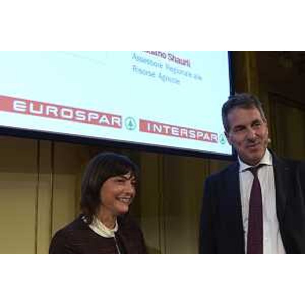 Debora Serracchiani (Presidente Regione Friuli Venezia Giulia) e Paul Klotz (Amministratore delegato Despar) all'incontro "Il Futuro Vive Qui", organizzato da Aspiag Service, concessionaria del marchio Despar per il FVG - Trieste 09/10/2017