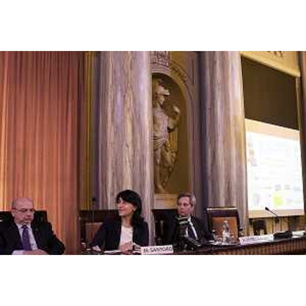 Roberto Dipiazza (Sindaco Trieste), Mariagrazia Santoro (Assessore regionale Infrastrutture e Territorio) e Alessandro de Pol (Presidente Agenti Marittimi triestini) al convegno "Il tesoro Adriatico" - Trieste 11/10/2017