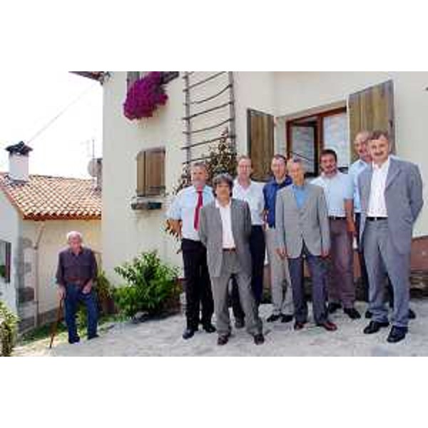 Riccardo Illy (Presidente Regione Friuli Venezia Giulia) con i sindaci delle Valli del Natisone (Topolò, 15/07/05)