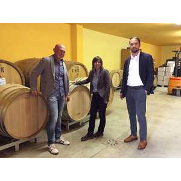 Debora Serracchiani (Presidente Regione Friuli Venezia Giulia) e Cristiano Shaurli (Assessore regionale Risorse agricole e forestali) visitano l'azienda agricola Tiare - Dolegna del Collio 12/10/2017
