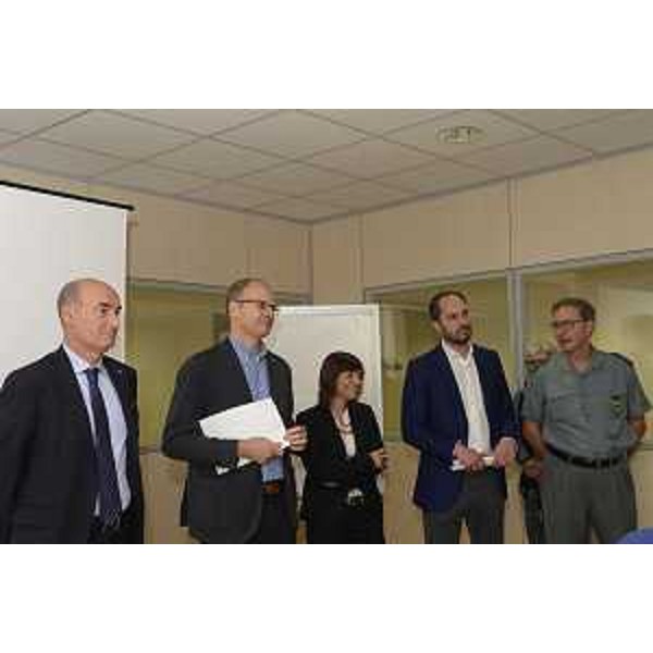 Debora Serracchiani (Presidente Regione Friuli Venezia Giulia) e Cristiano Shaurli (Assessore regionale Risorse agricole e forestali) danno il benvenuto alle nuove guardie forestali - Udine 13/10/2017