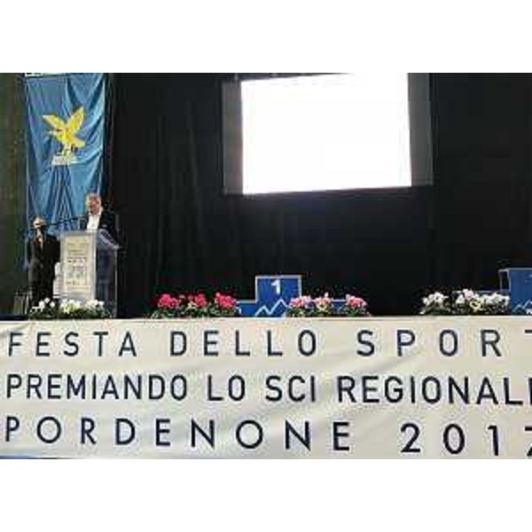 Sergio Bolzonello (Vicepresidente Regione FVG e assessore Attività produttive, Turismo e Cooperazione) interviene alla festa regionale dello sci - Pordenone 15/10/2017