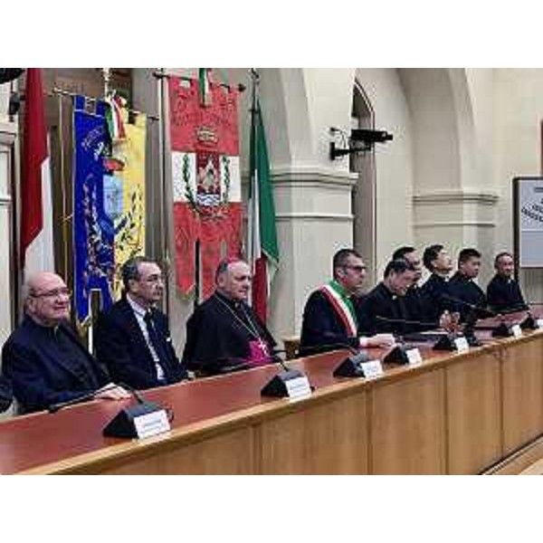 Sergio Bolzonello (Vicepresidente Regione FVG e assessore Attività produttive, Turismo e Cooperazione), Giuseppe Pellegrini (Vescovo Diocesi Concordia-Pordenone) e Alessandro Ciriani (Sindaco Pordenone) all'incontro con una rappresentanza cinese della Congregazione dei discepoli del Signore - Pordenone 16/10/2017