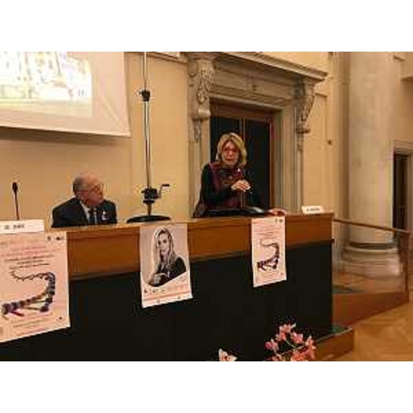 Maria Sandra Telesca (Assessore regionale Salute, Integrazione socio-sanitaria, Politiche sociali e Famiglia) interviene al convegno "Tumori: nuove prospettive terapeutiche. Fase reale e fase sperimentale" - Udine 21/07/2017
