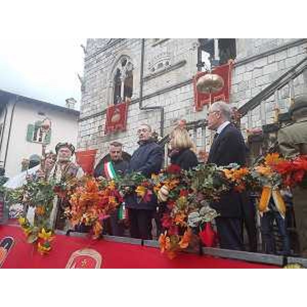 Sergio Bolzonello (Vicepresidente Regione FVG e assessore Attività produttive, Turismo e Cooperazione) alla Festa della zucca - Venzone 22/10/2017