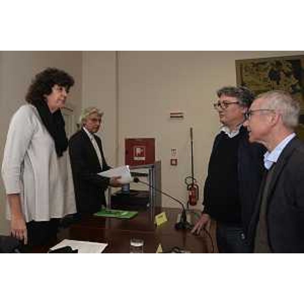 Loredana Panariti (Assessore regionale Lavoro, Formazione, Istruzione, Pari Opportunità, Politiche giovanili, Ricerca e Università) con alcuni partecipanti alla riunione del Tavolo regionale di Concertazione - Trieste 23/10/2017