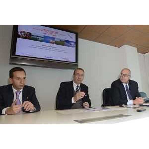 Luca Fanotto (Sindaco Lignano Sabbiadoro), Sergio Bolzonello (Vicepresidente Regione FVG e assessore Attività produttive, Turismo e Cooperazione) e Marco Tullio Petrangelo (Direttore generale PromoTurismo FVG) durante la presentazione di un festival di concerti a data zero nello stadio di Lignano - Udine 26/10/2017