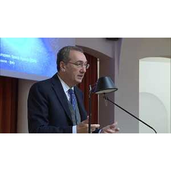 Sergio Bolzonello (Vicepresidente Regione FVG e assessore Attività produttive, Turismo e Cooperazione) interviene in apertura dei lavori di uno degli appuntamenti del ciclo Imparare sperimentando - Pordenone 28/10/2017