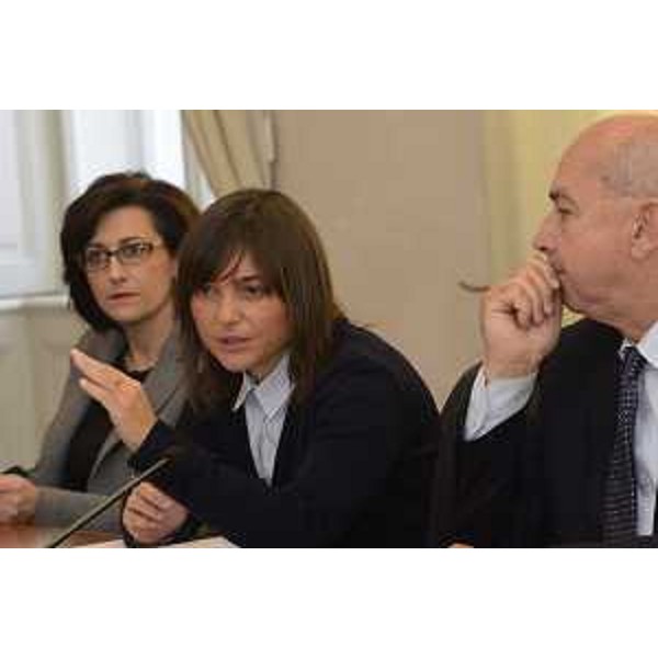 Sara Vito (Assessore regionale Ambiente ed Energia), Debora Serracchiani (Presidente Regione Friuli Venezia Giulia) e Roberto Dipiazza (Sindaco Trieste) all'incontro sul futuro della Ferriera di Servola - Trieste 30/10/2017