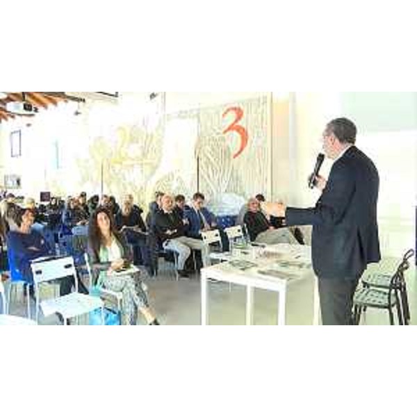 Sergio Bolzonello (Vicepresidente Regione FVG e assessore Attività produttive, Turismo e Cooperazione) interviene al IV Congresso Regionale di Legacoopsociali - Gorizia 30/10/2017