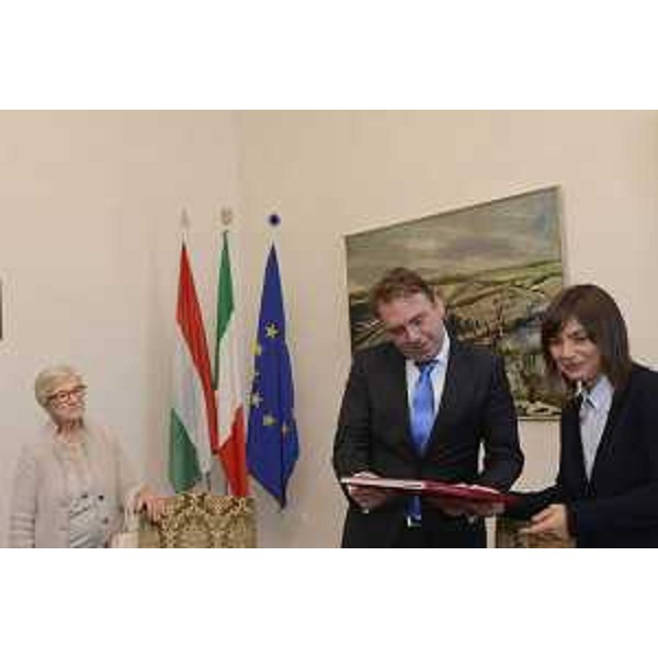 Debora Serracchiani (Presidente Regione Friuli Venezia Giulia) incontra Ádám Zoltán Kovács (Ambasciatore Ungheria in Italia) e Anna Illy (Console onorario Ungheria a Trieste) - Trieste 30/10/2017