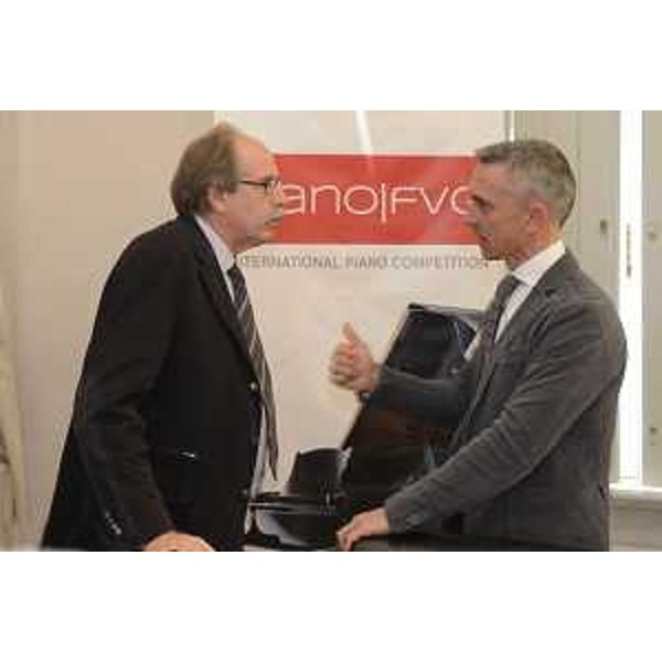 Gianni Torrenti (Assessore regionale Cultura, Sport e Solidarietà) e Carlo Spagnol (Assessore Cultura Comune Sacile) alla presentazione del Festival pianistico internazionale "Piano|FVG 2017" - Trieste 31/10/2017