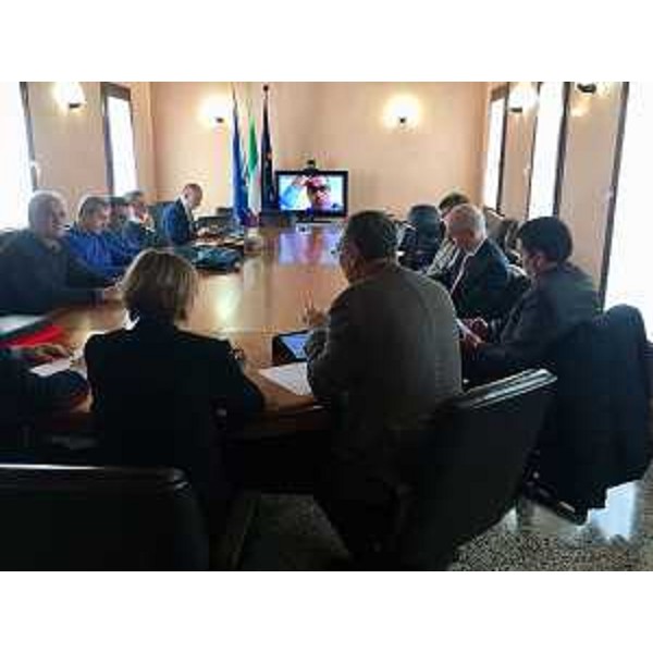 Sergio Bolzonello (Vicepresidente Regione FVG e assessore Attività produttive, Turismo e Cooperazione) al tavolo di confronto su Idealscala - Pordenone 31/10/2017