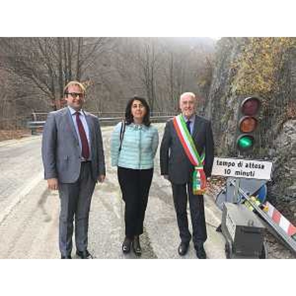 Giorgio Damiani (Amministratore unico FVG Strade), Mariagrazia Santoro (Assessore regionale Infrastrutture e Territorio) e Sergio Chinese (Sindaco Resia) alla riapertura della strada regionale 646 "di Uccea" - Resia 31/10/2017