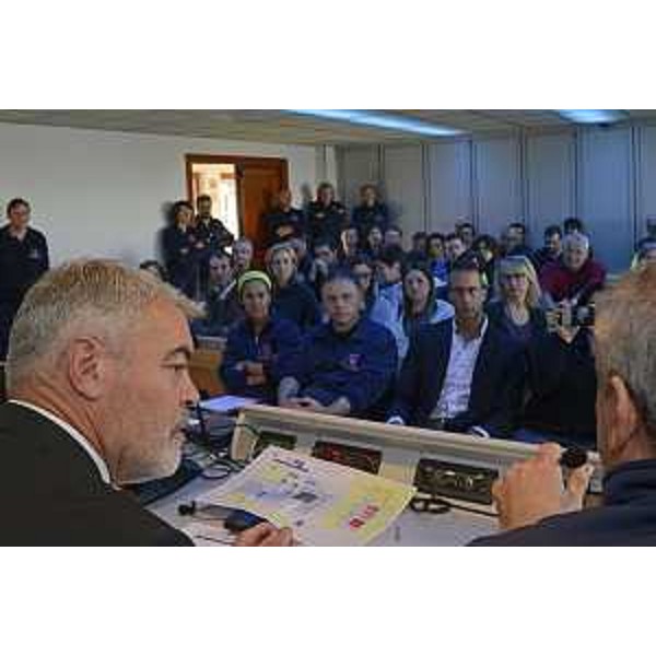 Paolo Panontin (Assessore regionale Autonomie locali e Coordinamento Riforme, Comparto unico, Sistemi informativi, Caccia e Risorse ittiche, delegato Protezione civile) durante il briefing presso la sede della Protezione civile in occasione della prima esercitazione a sorpresa - Palmanova 03/11/2017