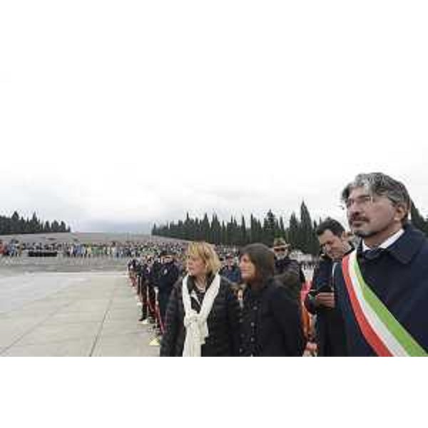 Annapaola Porzio (Prefetto Trieste), Debora Serracchiani (Presidente Regione Friuli Venezia Giulia), Franco Iacop (Presidente Consiglio regionale) e Antonio Calligaris (Sindaco Fogliano Redipuglia) alla cerimonia del 4 novembre, giornata dell'Unità nazionale e delle Forze Armate - Redipuglia 04/11/2017