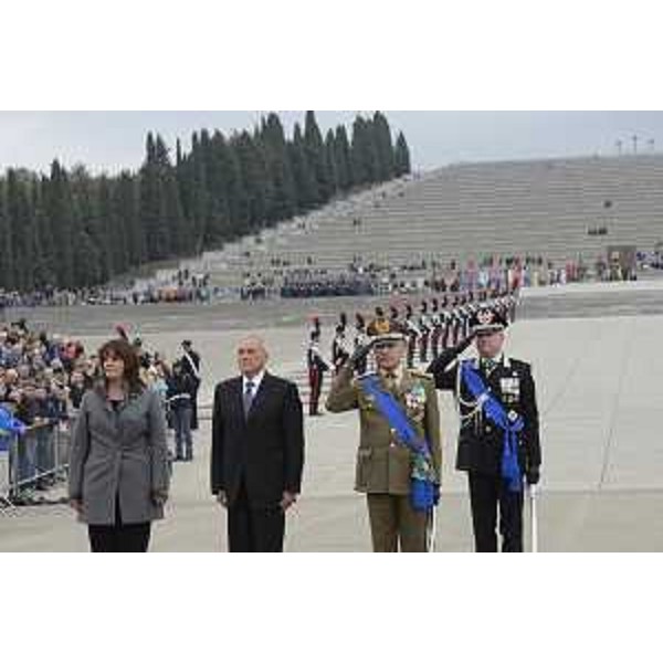 Pietro Grasso (Presidente Senato) e Barbara Degani (Sottosegretario Ministero Ambiente e Tutela Territorio e Mare) alla cerimonia del 4 novembre, giornata dell'Unità nazionale e delle Forze Armate - Redipuglia 04/11/2017