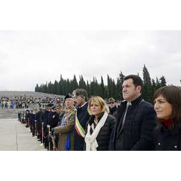 Antonio Calligaris (Sindaco Fogliano Redipuglia), Annapaola Porzio (Prefetto Trieste), Franco Iacop (Presidente Consiglio regionale) e Debora Serracchiani (Presidente Regione Friuli Venezia Giulia) alla cerimonia del 4 novembre, giornata dell'Unità nazionale e delle Forze Armate - Redipuglia 04/11/2017