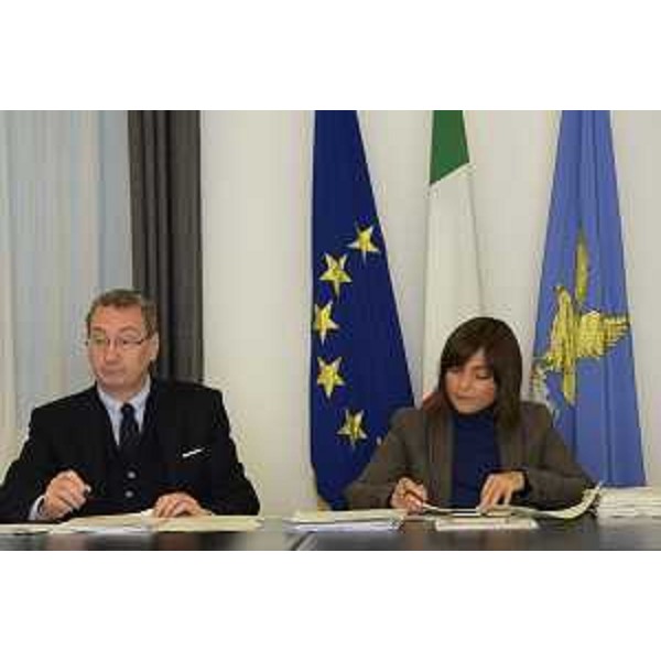 Sergio Bolzonello (Vicepresidente Regione FVG e assessore Attività produttive, Turismo e Cooperazione) e Debora Serracchiani (Presidente Regione Friuli Venezia Giulia) durante la riunione della Giunta regionale - Trieste 06/11/2017