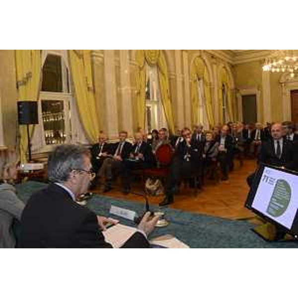 Maria Sandra Telesca (Assessore regionale Salute, Integrazione socio-sanitaria, Politiche sociali e Famiglia) e Luigi Buri (Presidente Associazione Medica Triestina) nel corso delle Giornate mediche triestine - Trieste 09/11/2017