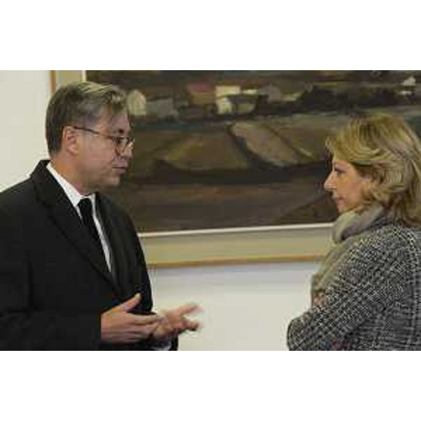 Gli assessori regionali Francesco Peroni (Finanze, Patrimonio, Coordinamento e Programmazione Politiche economiche e comunitarie) e Maria Sandra Telesca (Salute, Integrazione socio-sanitaria, Politiche sociali e Famiglia) durante la seduta della Giunta regionale - Udine 10/11/2017