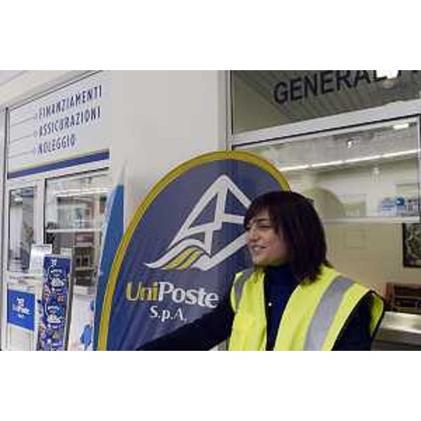Debora Serracchiani (Presidente Regione Friuli Venezia Giulia) all'inaugurazione della nuova filiale di Uniposte all'interno del Trieste Airport - Ronchi dei Legionari 10/11/2017